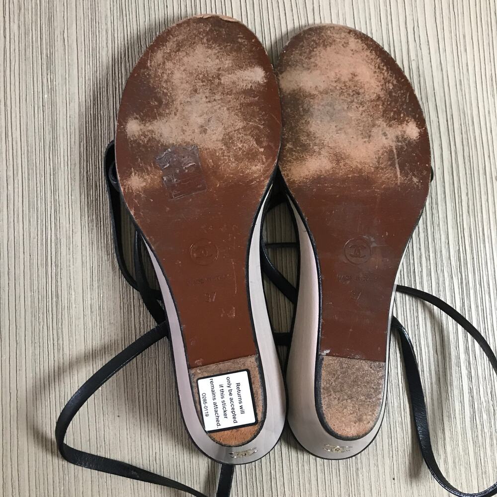 CHANEL Black Beige Two-Tone CC Logo Flat Sandal Size 37 Italy - Picture 3 of 14